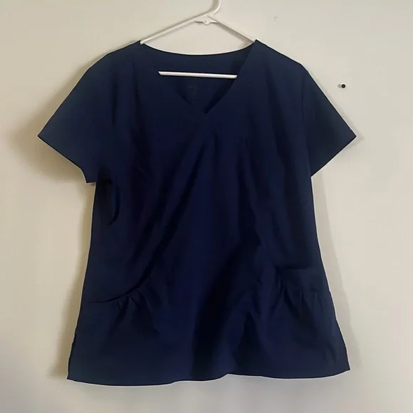 Bundle of 2 scrub tops and 1 scrub pants - Picture 2 of 16